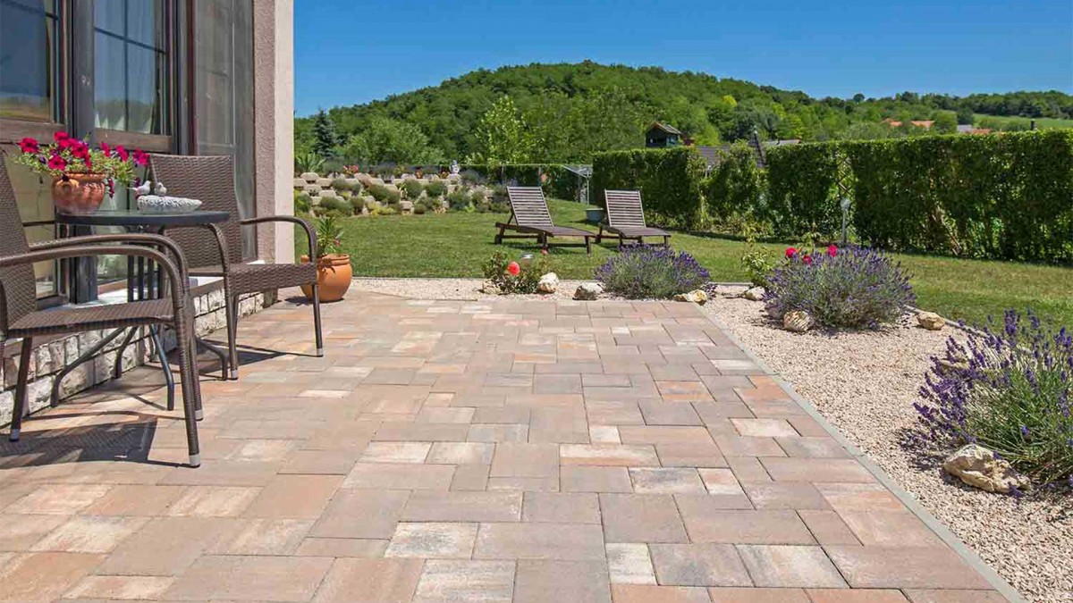 Leier Taverna térkő