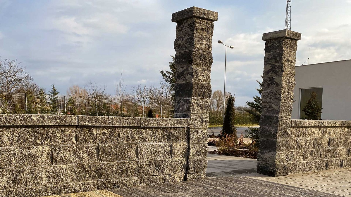 Viastein Avangard kerítés rendszer (roppantott felülettel)